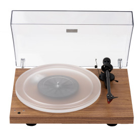 Pro-Ject Debut Carbon Recordmaster Hires 2M-Red Walnut