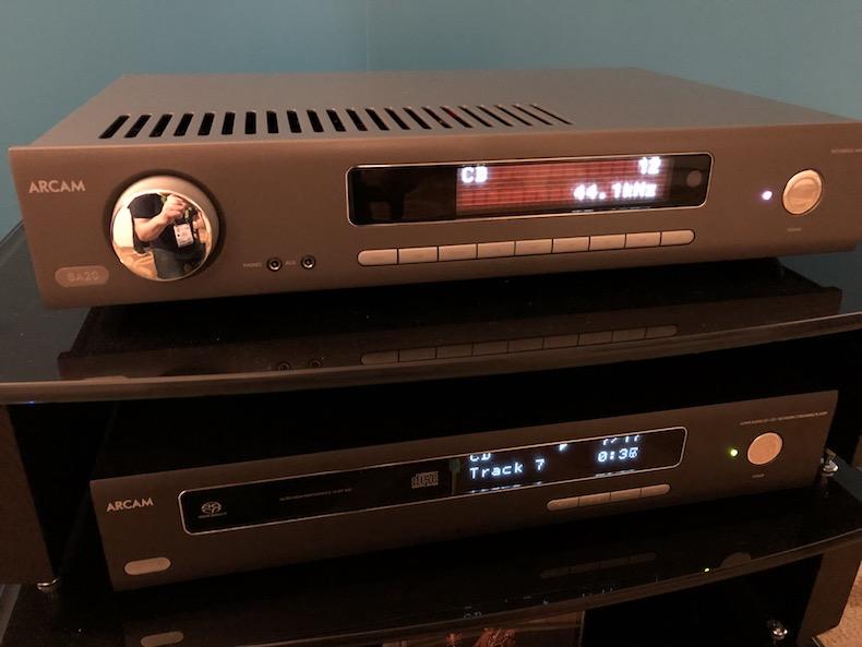 Линейка Arcam HDA