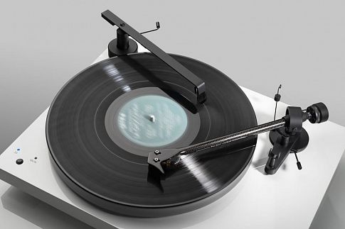 Pro-Ject Sweep-IT E: когда не только качественный, но и полезный