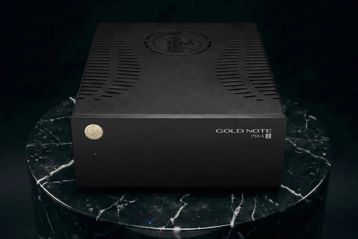 Gold Note представила PSX-5.2 — внешний блок питания для апгрейда аудиосистем серии 5.2