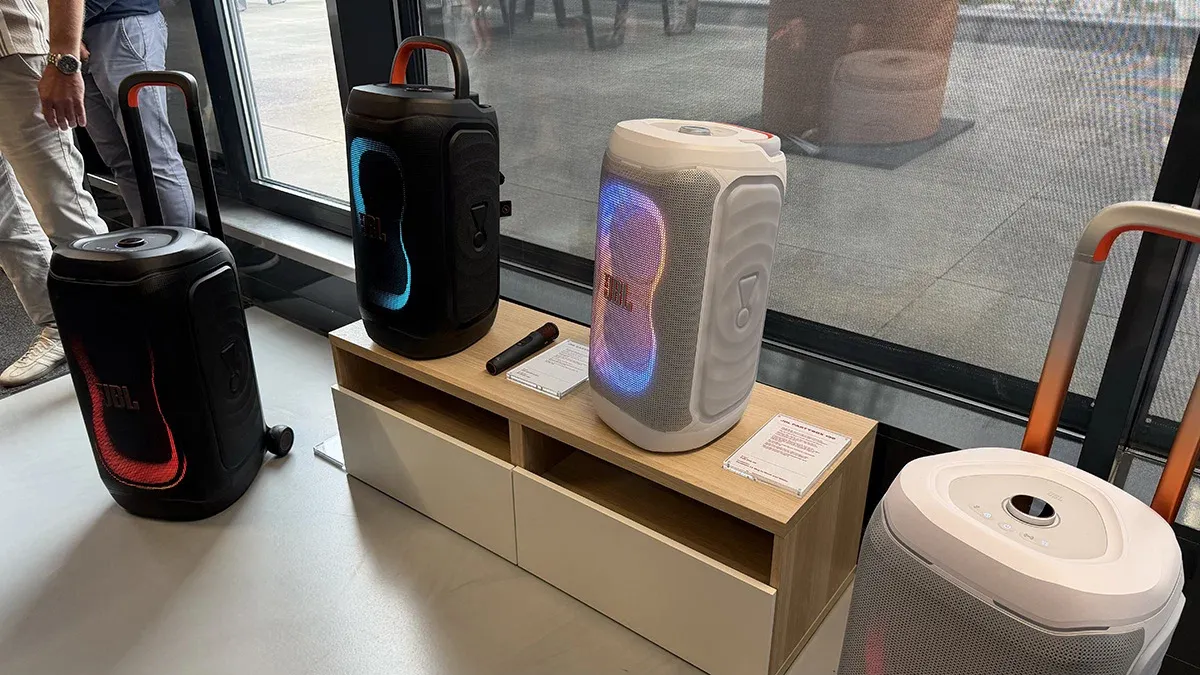 JBL представила PartyBox 330 и PartyBox 130 с более мощным звуком, новым дизайном и яркими световыми эффектами