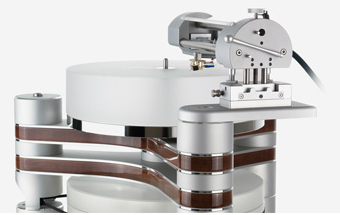 Clearaudio Innovation TT 028 Wood / Alu с тонармом Tangential tonearm Silver
