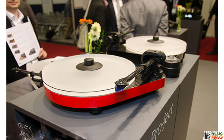 Pro-Ject RPM 5 Carbon (Quintet RED) - RED