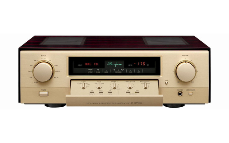 Accuphase C-3900