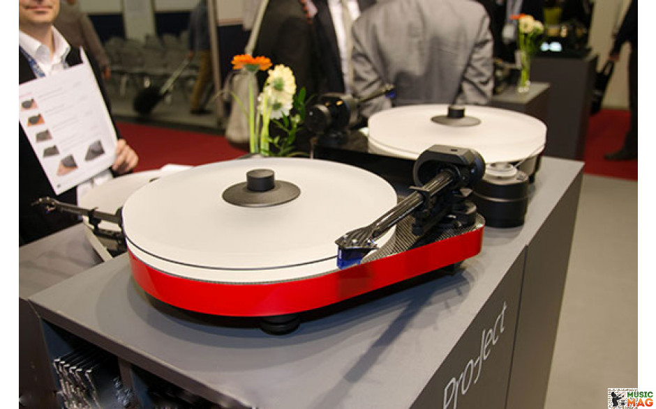 Pro-Ject RPM 5 Carbon (Quintet RED) - RED
