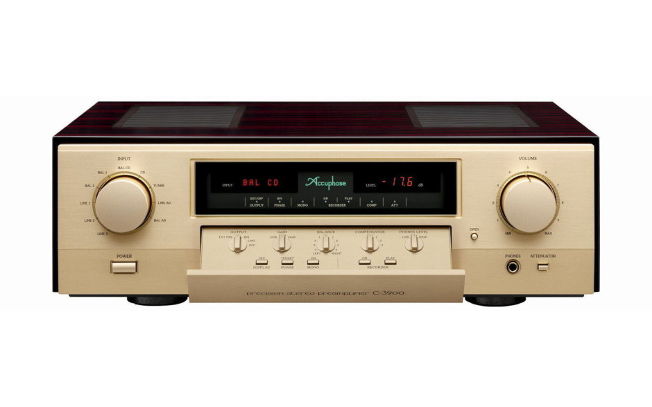 Accuphase C-3900