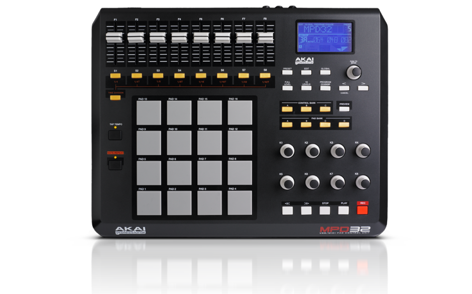 Akai MPD32