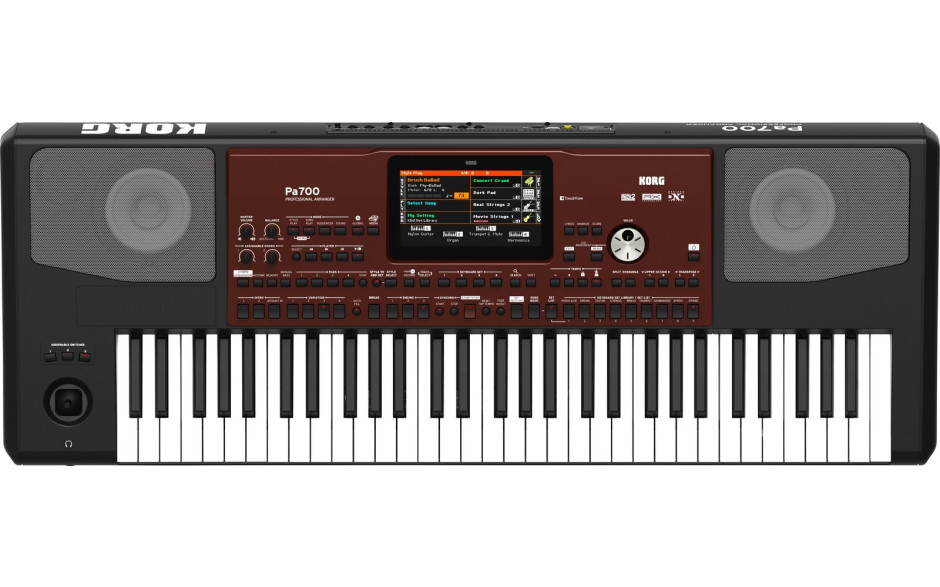 KORG PA700