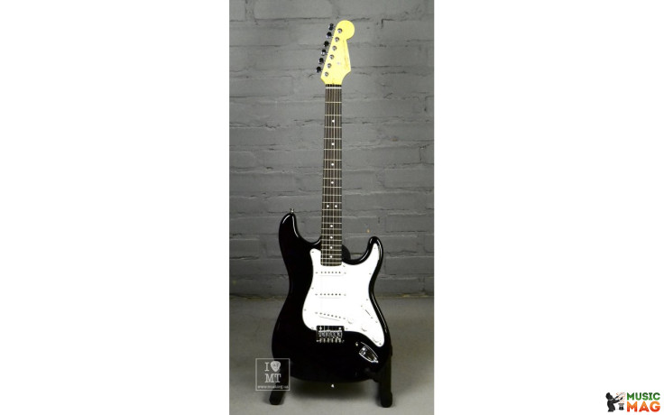SQUIER by FENDER MM STRAT HT BLACK