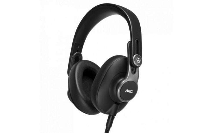 AKG K371