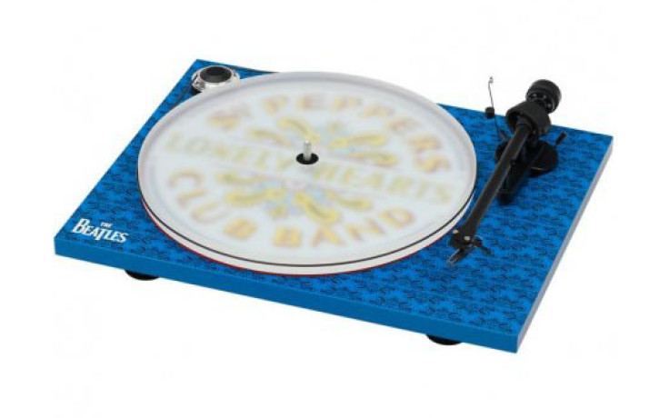 Pro-Ject Art Essential III Sgt. Pepper OM10