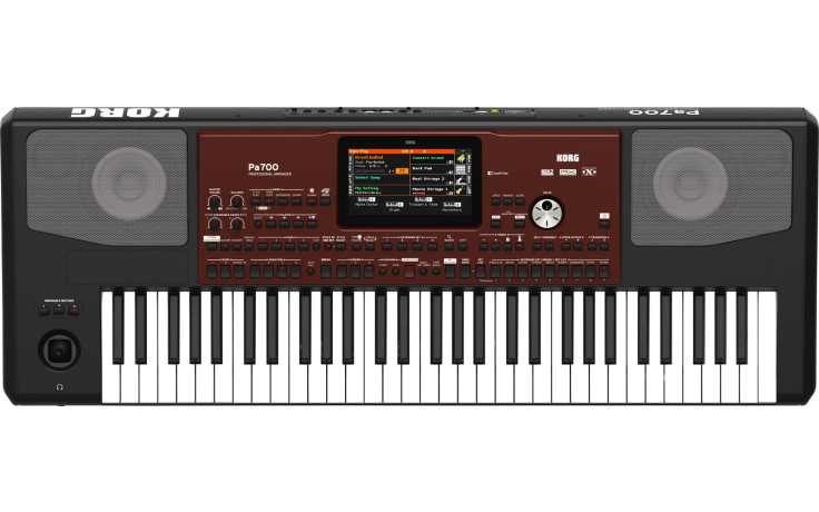 KORG PA700