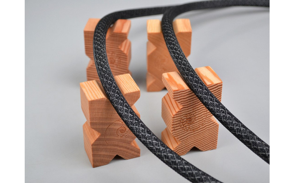 Cardas MCB (Douglas Fir cable footer 1" x 1.618" x 2.618") (6)
