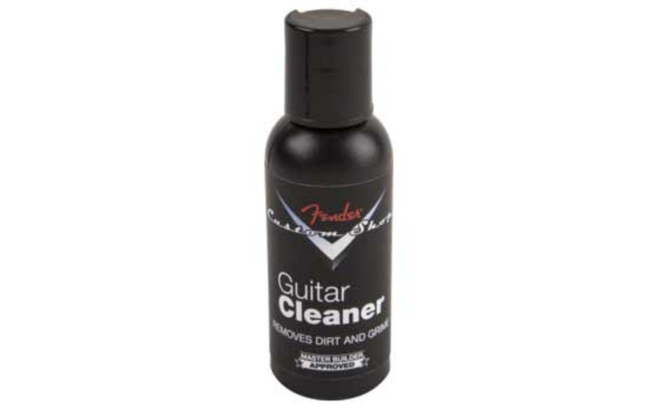 Fender CUSTOM SHOP GUITAR CLEANER 2OZ