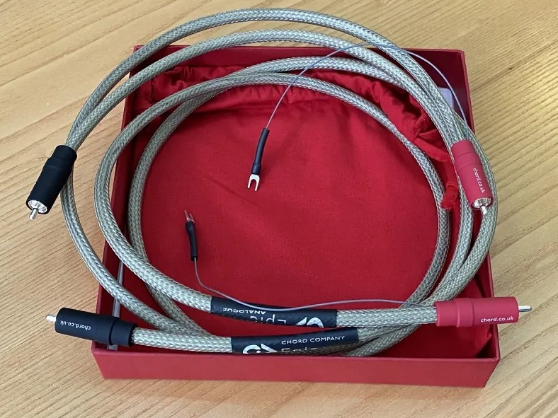 CHORD Epic 2RCA to 2RCA Turntable (with fly lead) 1 2m