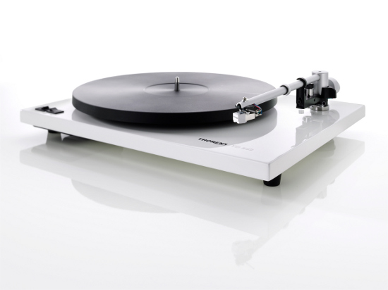 Проигрыватель TD203 от Thorens.