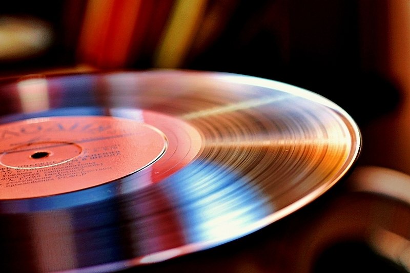 Винил набирает старых оборотов