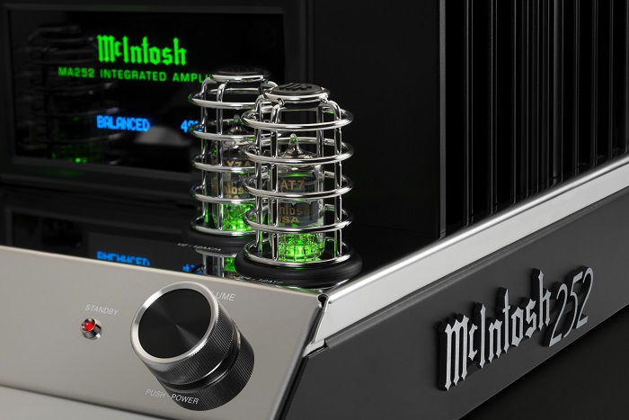  Новинка от McIntosh. MA252 гибридный интегрированный усилитель