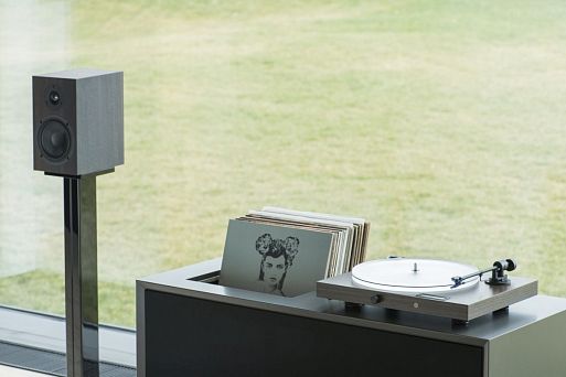 Мощный проигрыватель винила Pro-Ject Juke Box S2