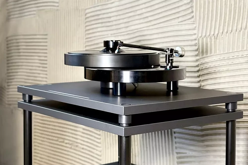 Bassocontinuo Essenza Vinyl Shelf – полка для проигрывателей виниловых пластинок