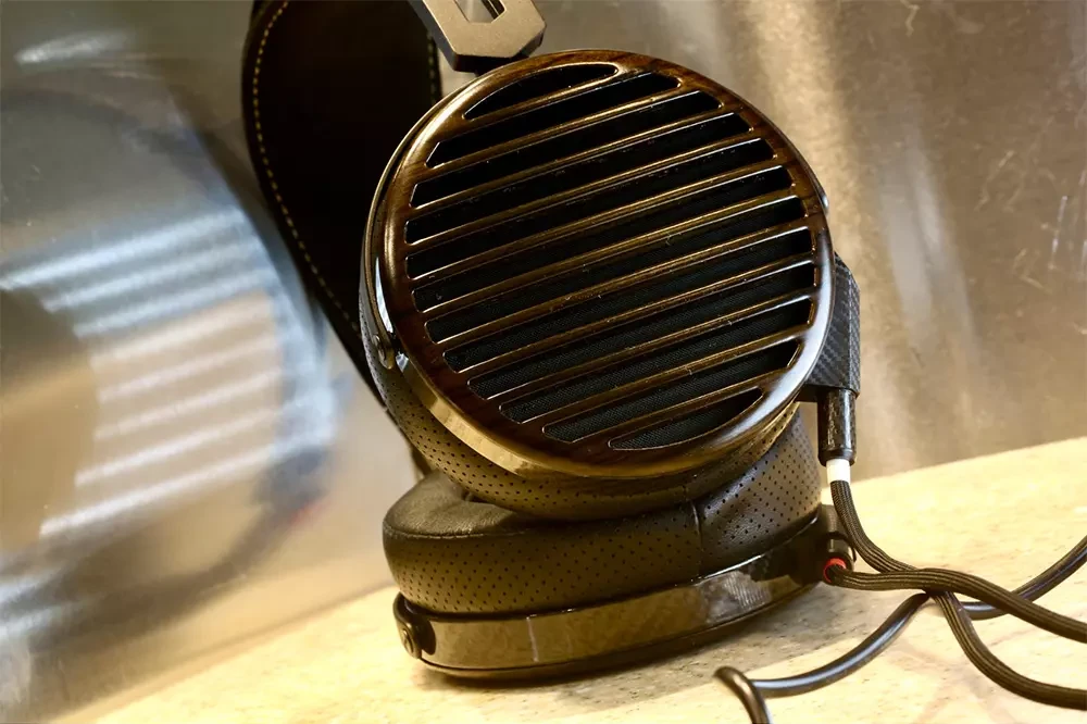 Флагманські планарні навушники - FiiO FT7