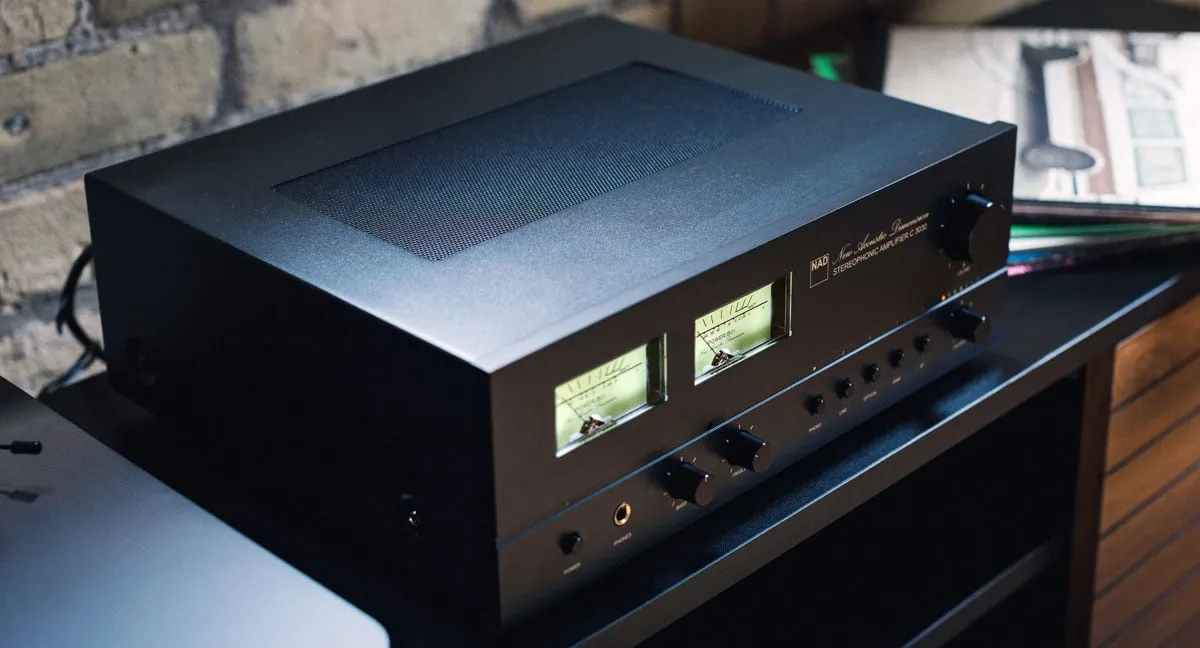 NAD C 3030 і C 3030S отримали вінтажний дизайн і сучасний стримінг BluOS